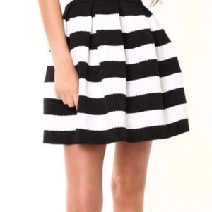 Express | Pleated Black & White Wide Stripe High Waisted Skirt Size XS